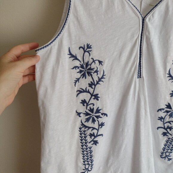Garnet Hill Embroidered Tank Top XL Navy on White Relaxed Fit Cotton Shirt - Picture 4 of 8